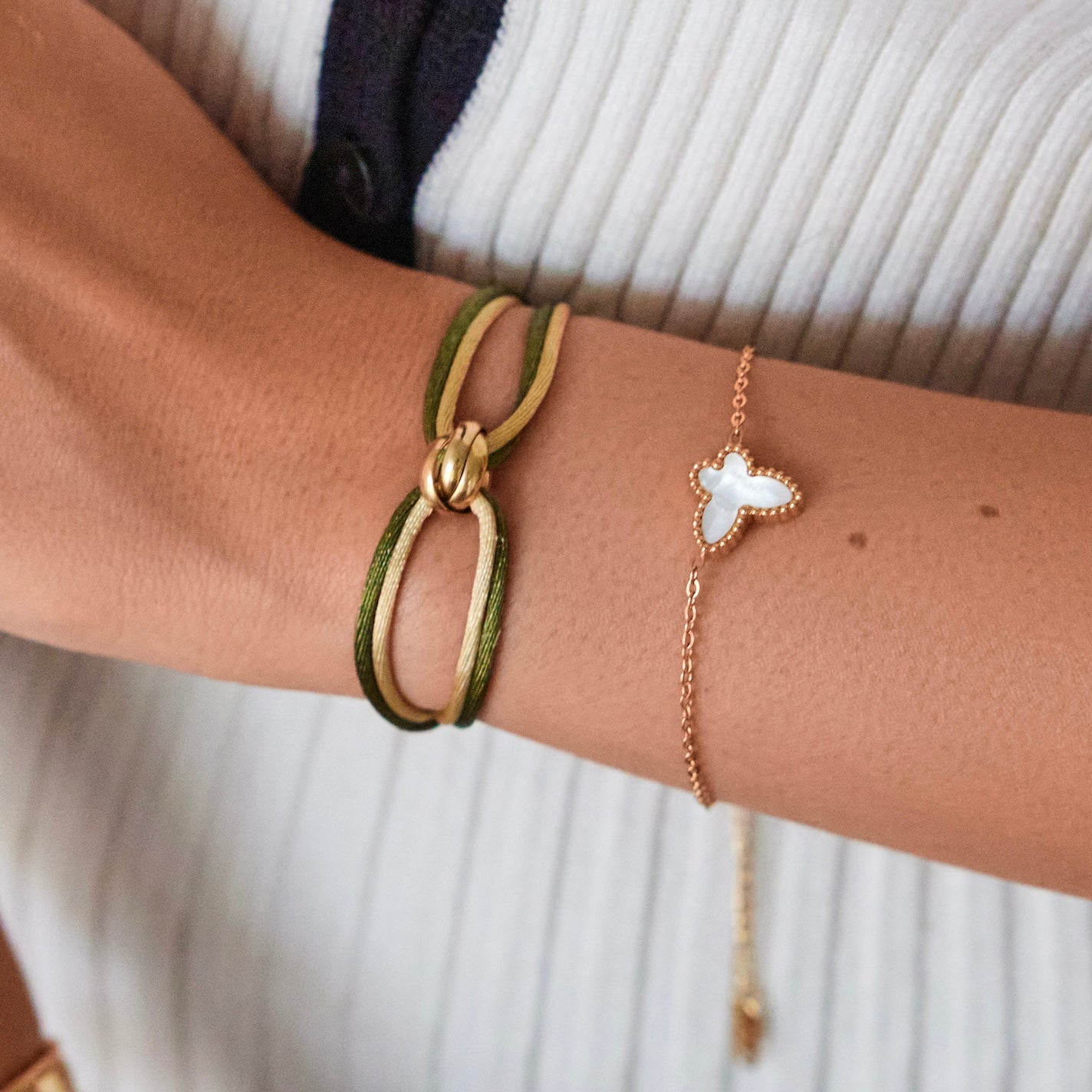 Amy Armband - Triple Ring (khaki/beige)